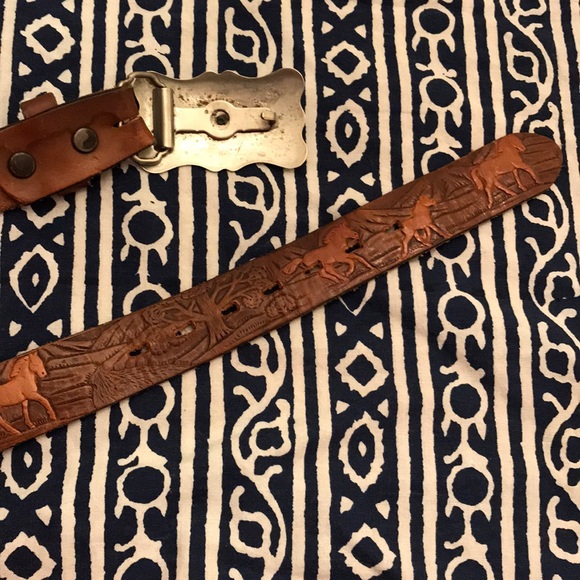 Vintage hand tooled boy belt. - Picture 4 of 6